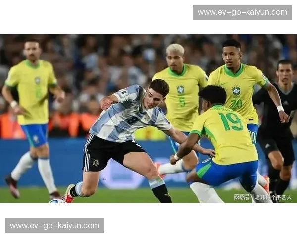 科里蒂巴的绿茵传奇：追溯南美足球的荣耀与梦想